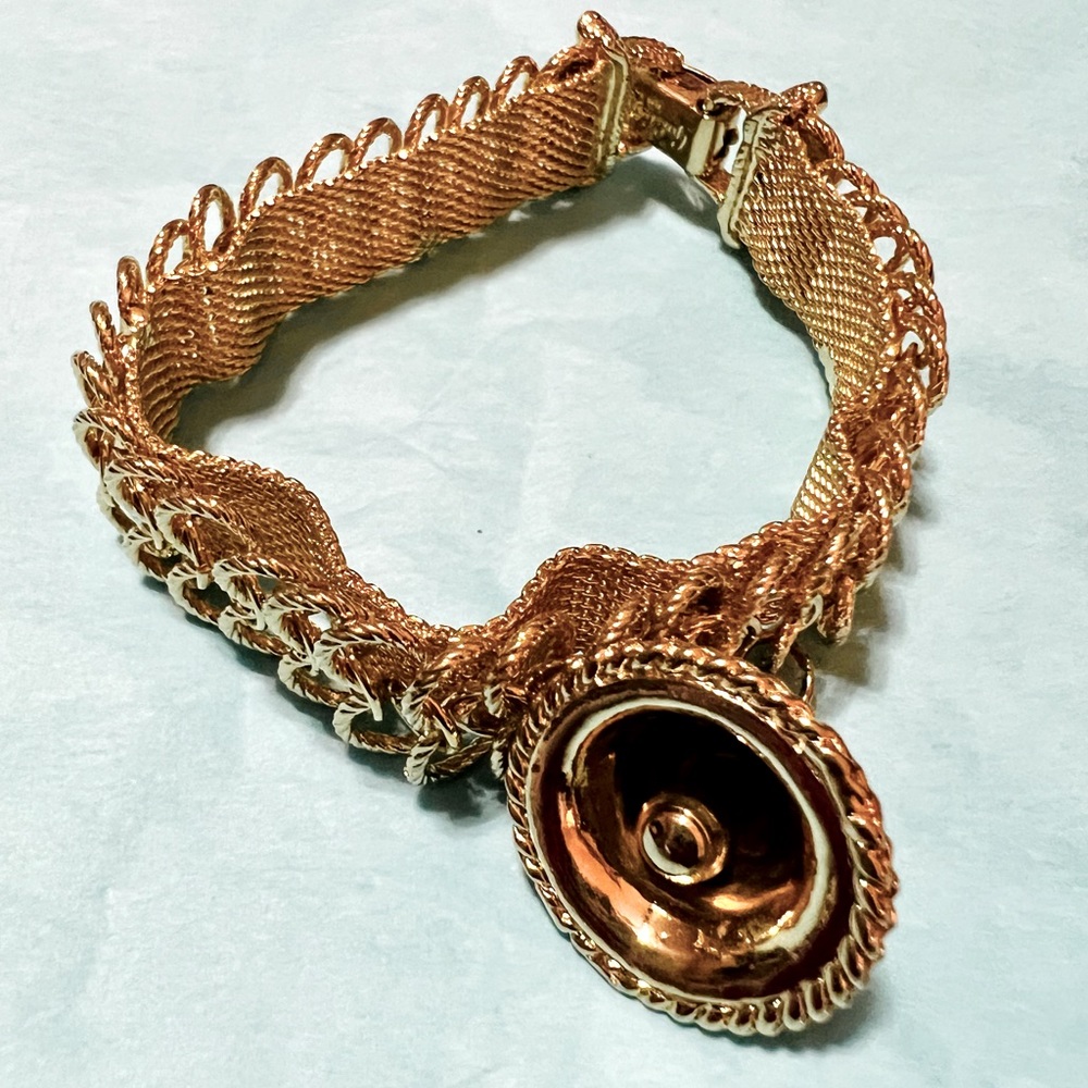 GOLDETTE 1950’s vintage charm bracelet
